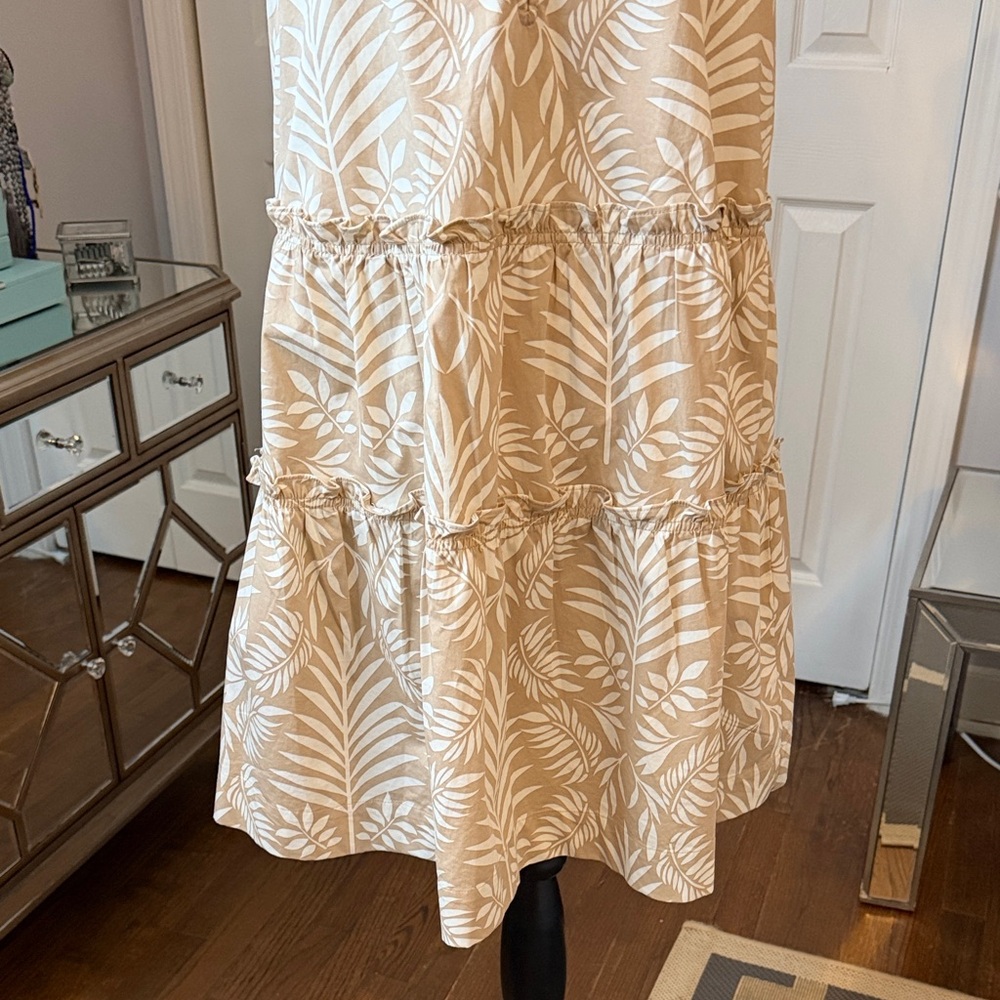 Crown & Ivy Adorable Cream & Beige Leaf Print Ruffle Dress Sz M - Picture 3 of 9